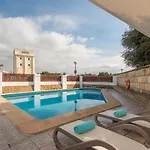Vila Menurka I *